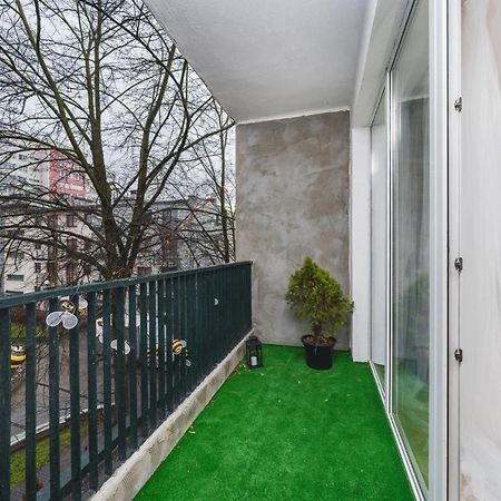 Sunshine Parkside Hideaway - 3 Bedroom - By Upstairs Krakow Exterior photo