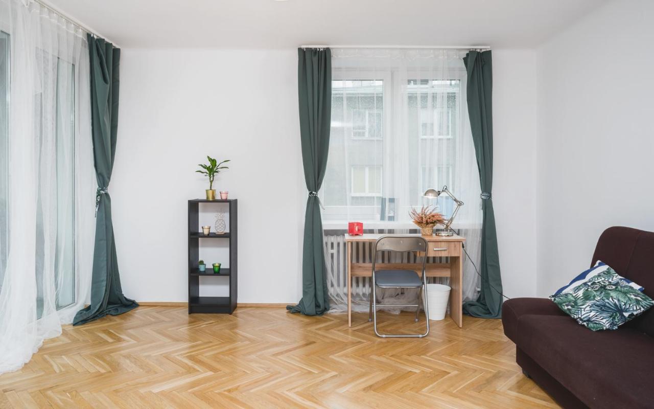 Sunshine Parkside Hideaway - 3 Bedroom - By Upstairs Krakow Exterior photo