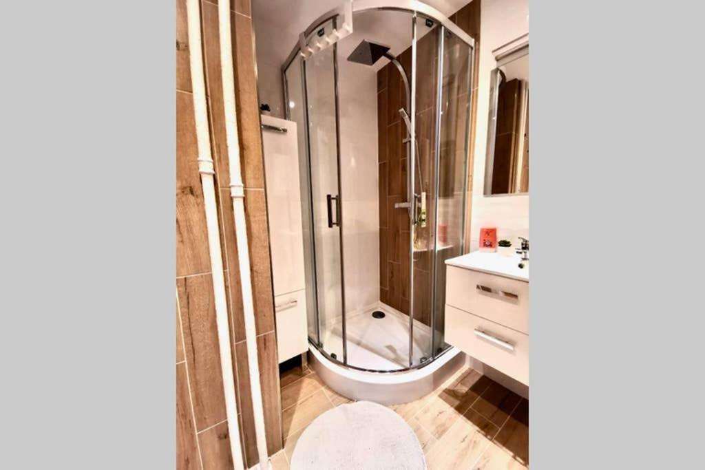 Sunshine Parkside Hideaway - 3 Bedroom - By Upstairs Krakow Exterior photo