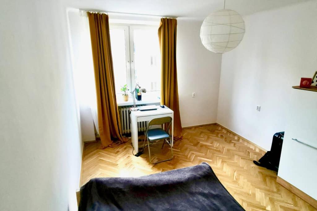 Sunshine Parkside Hideaway - 3 Bedroom - By Upstairs Krakow Exterior photo